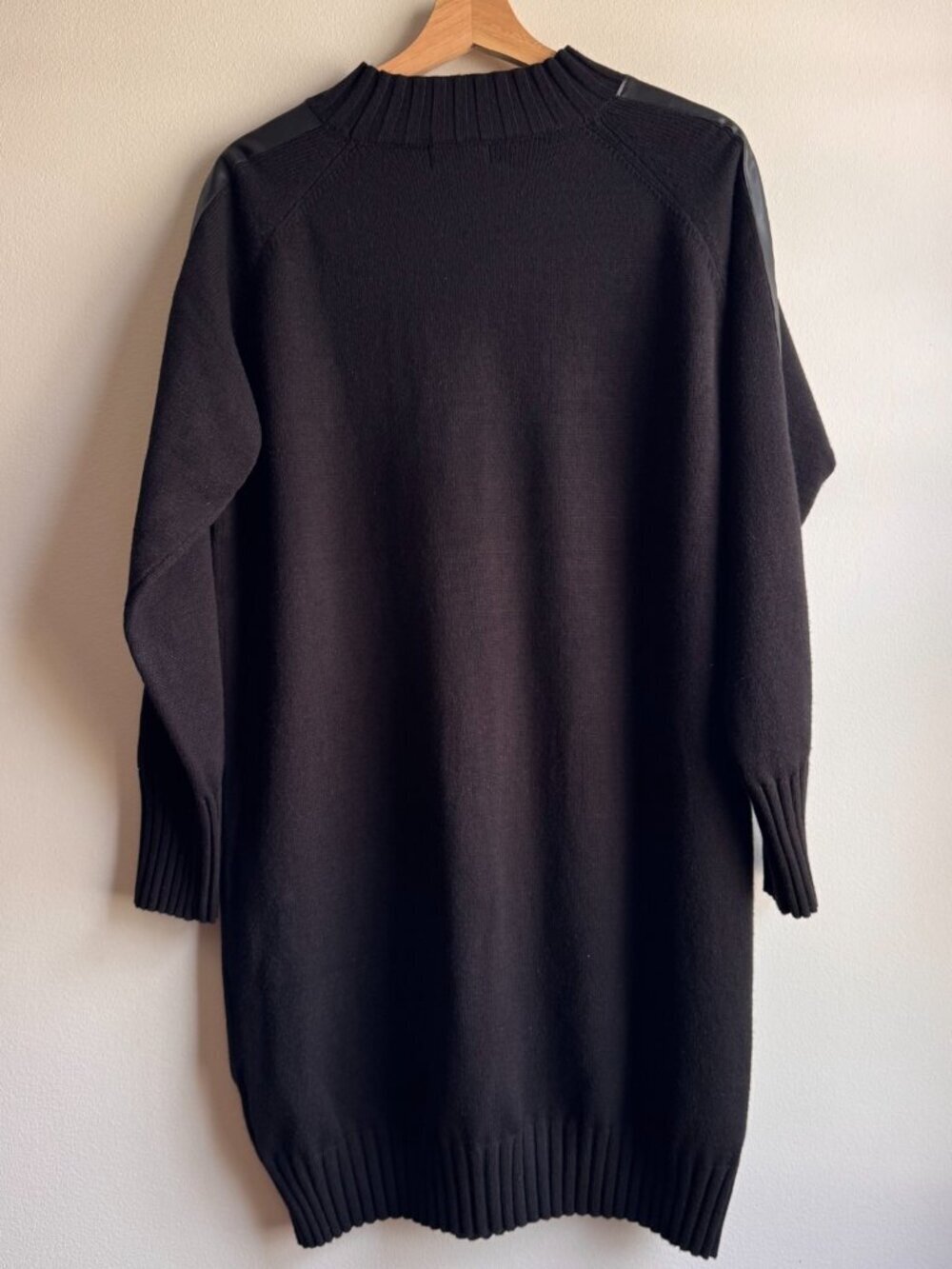 Evereve Harlow Knit Sweater Dress Black Faux Leather Sleeve Stripe Size L NEW - Picture 4 of 9